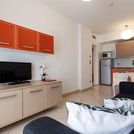 Coastal Getaway With Pool Daire Bibione