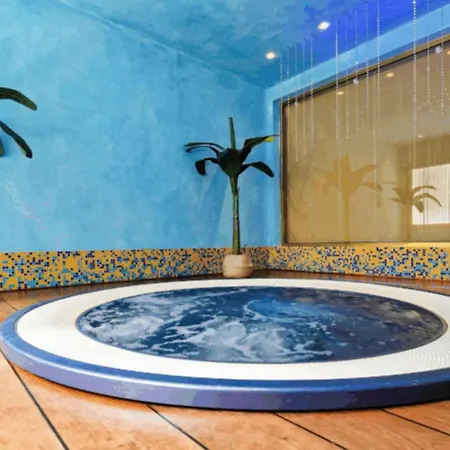 Coastal Getaway With Pool * بيبيوني
